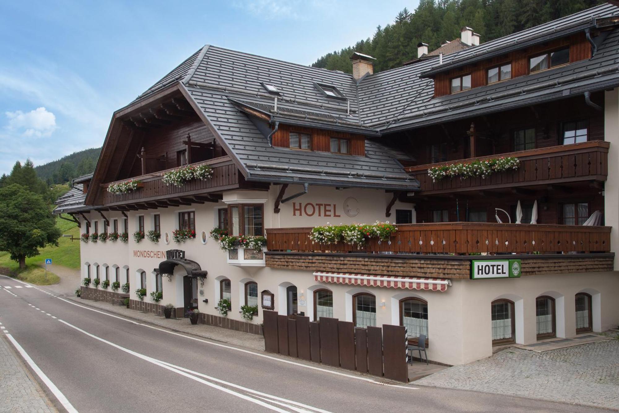 Hotel Mondschein Sexten Exterior foto