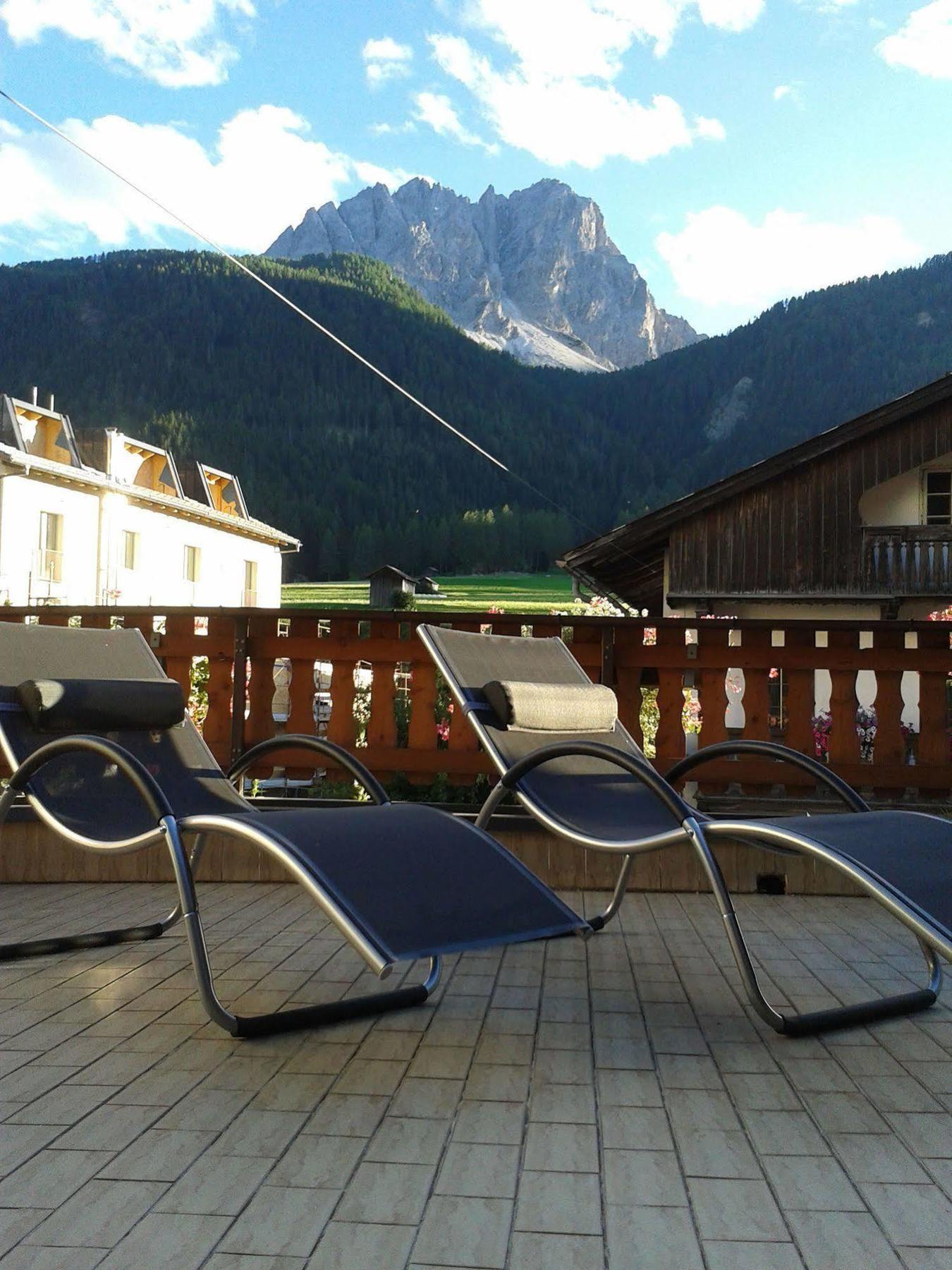 Hotel Mondschein Sexten Exterior foto